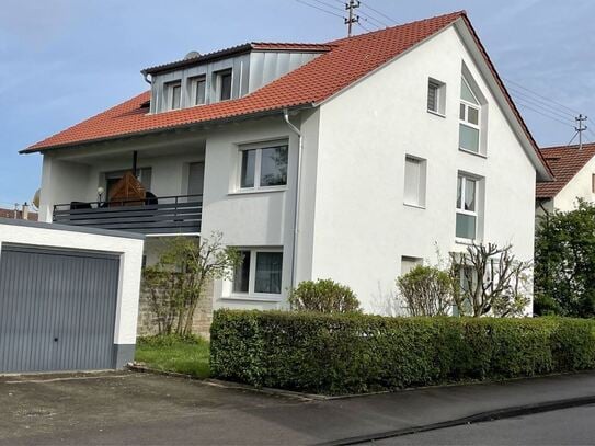 Charmante 2 1/2 Zimmer Dachwohnung in Pleidelsheim