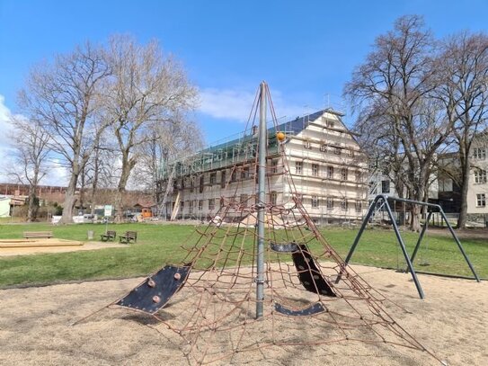 Neusaniertes Schmuckstück* Wanne + Dusche* Fussbodenheizung* große Loggia* im 1.OG