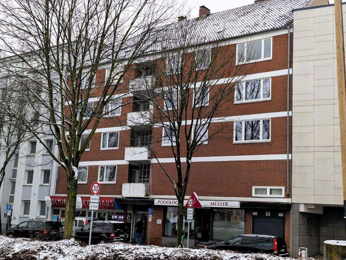 Nähe Westfalenpark *** Sehr solides Wohn- und Geschäftshaus *** 2 LL und 11 WE