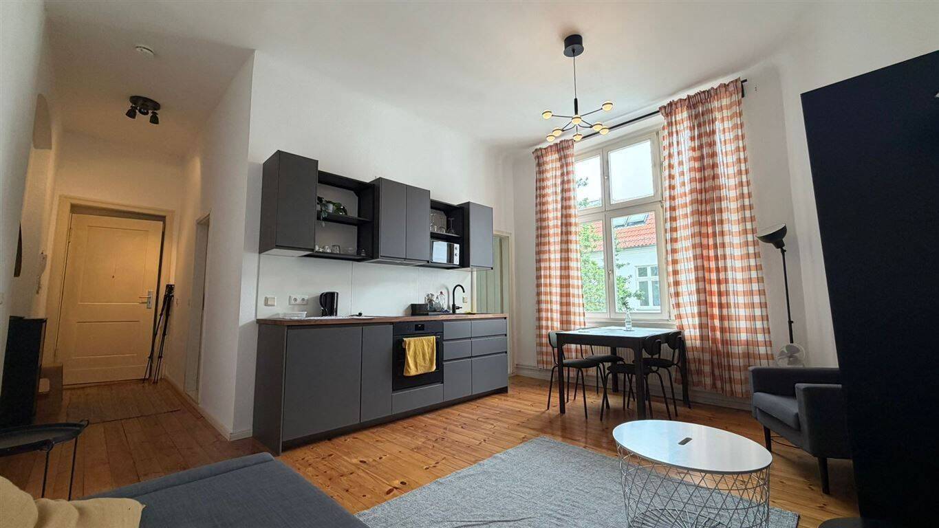 COSY APARTMENT WITH NEW FURNITURE IN CALM PLACE IN PRENZLAUER BERG - Foto 1