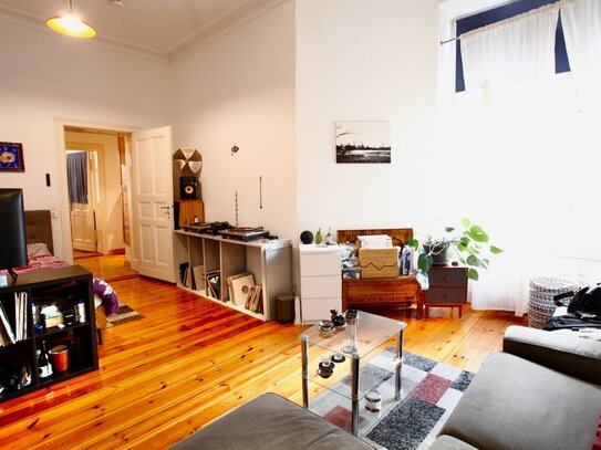 Big two-room apartment in trendy neighborhood