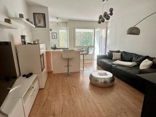 **MÖBLIERT - 2 ZIMMER - ERDGESCHOSS MIT DUSCHBAD UND TERRASSE**