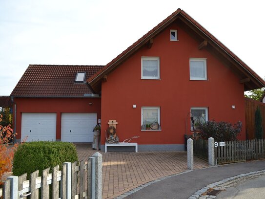 Gepflegtes Einfamilienhaus in ruhiger Lage ca. 20 km südlich Regensburg