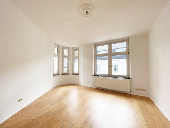 Helle ca. 108 m² große 3-Zimmer-Wohnung | Altbaucharme | frisch renoviert