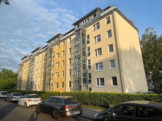 www.r-o.de +++ Am Jägerpark - Familien aufgepasst - Gemütliche 3-Raumwohnung mit Loggia