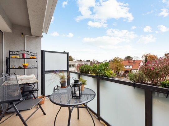 Moderne 3-Zimmer-Wohnung mit Balkon, Aufzug und Stellplatz in zentraler Zehlendorf Lage