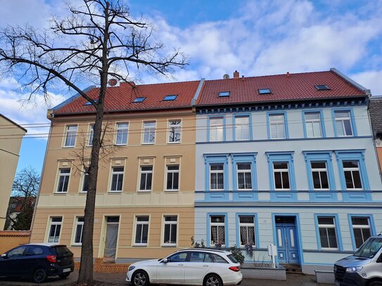 Erstbezug nach Sanierung 2-Zimmer Wohnung im Dachgeschoss