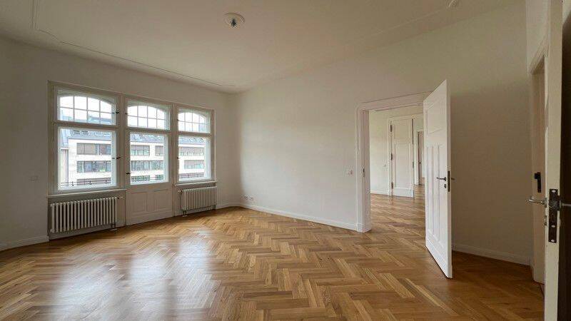 Sanierter Stuckaltbau in Traumlage. - Photo 1