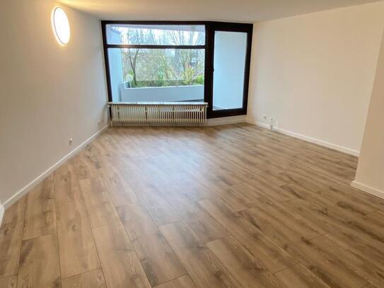 TG-Stellplatz! Leerstehend! Renoviert! Mit Balkon!