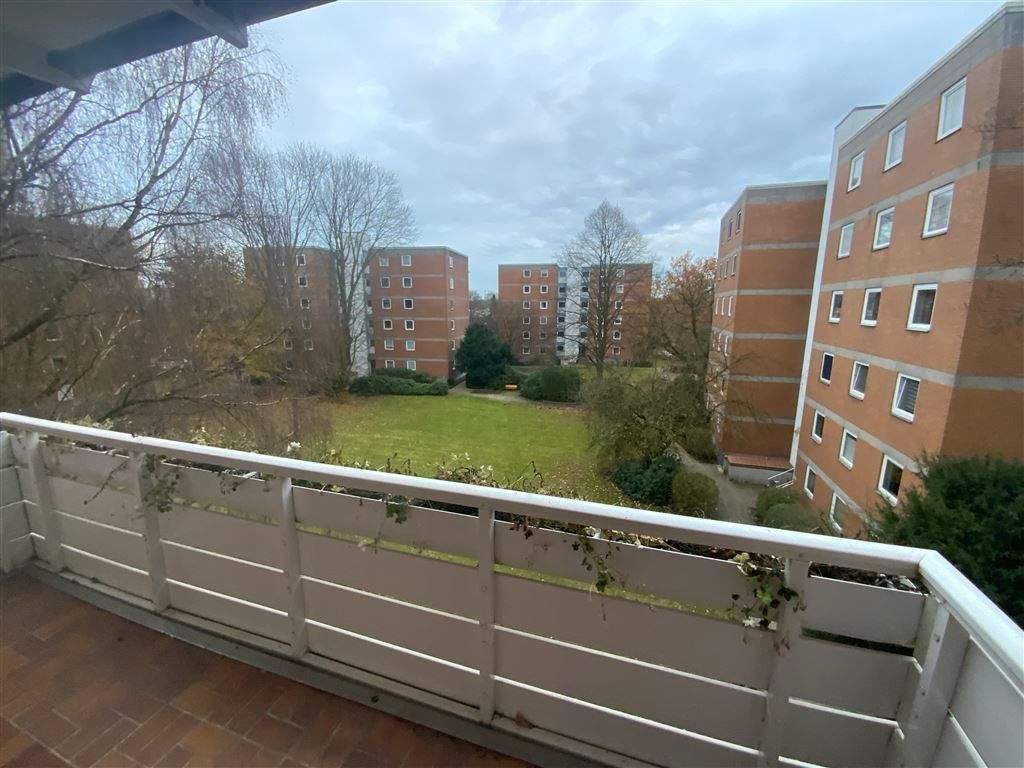 Geräumige 4 Zimmer mit grossem Balkon in gepflegter, grüner Lage Gartenstadt-Vahr