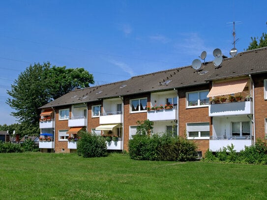 Moderne 4-Zimmer-Wohnung mit Balkon in ruhiger Wohnsiedlung in Duisburg Wehofen - voll renoviert