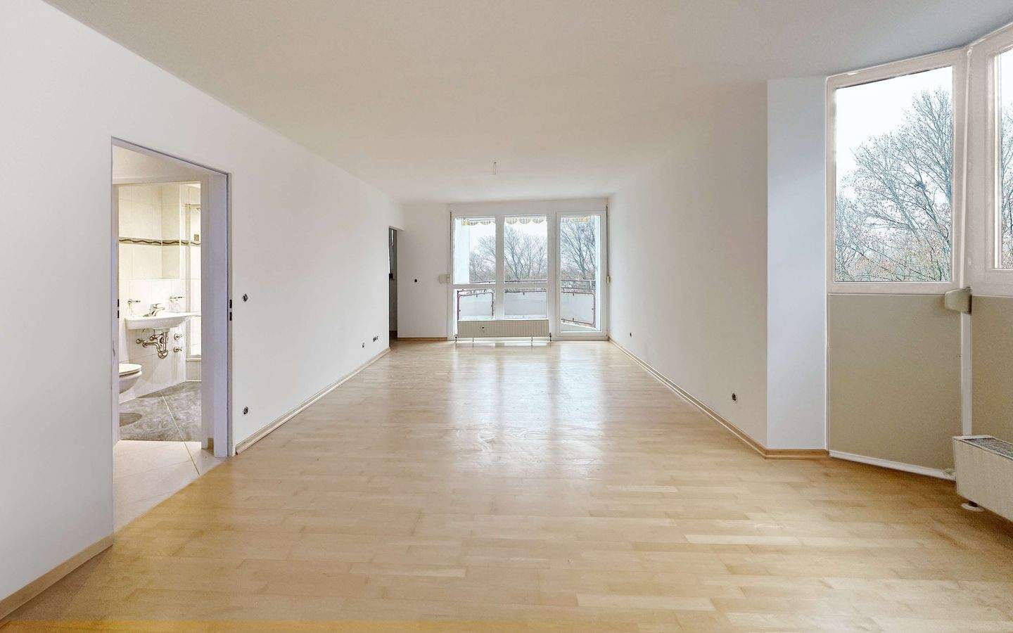 Attraktive Maisonettewohnung mit Westbalkon & Dachstudio in München - Allach
