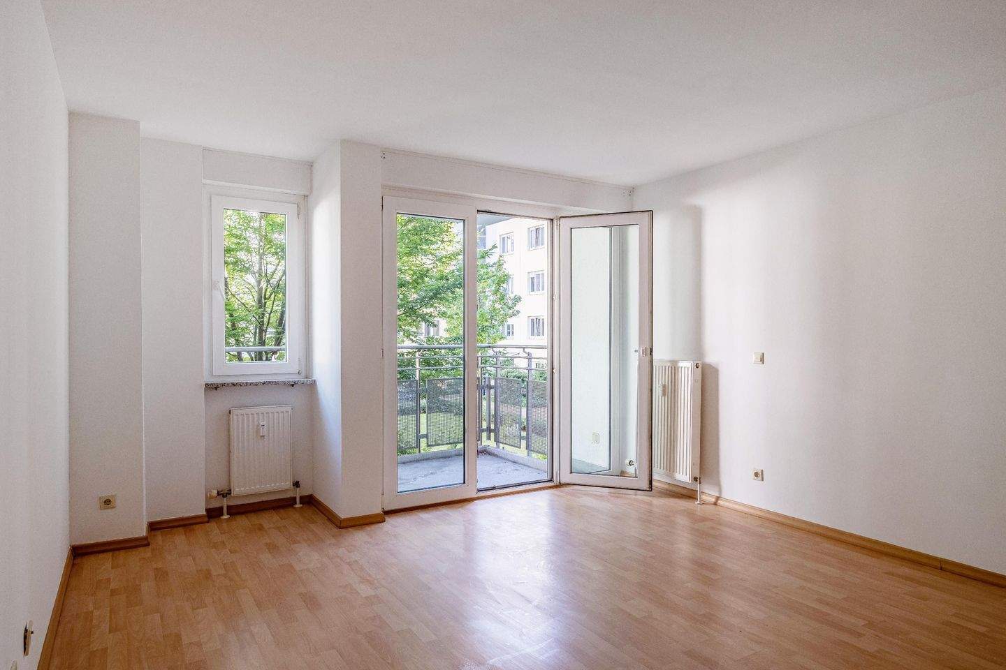 Helle 2-Zimmer-Wohnung mit Balkon & TG-Stellplatz in zentraler Lage