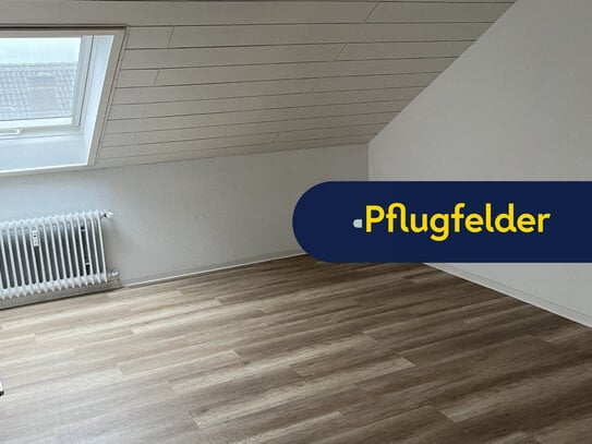 Kapitalanleger und Eigennutzer aufgepasst! Zwei Zimmer DG Wohnung mit Außenstellplatz