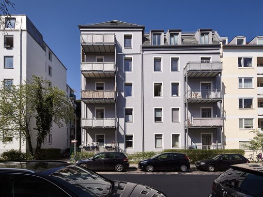 München Neuhausen, stilvoll renovierte Altbau 2,5 Zimmer Wohnung 71 m² zu vermieten