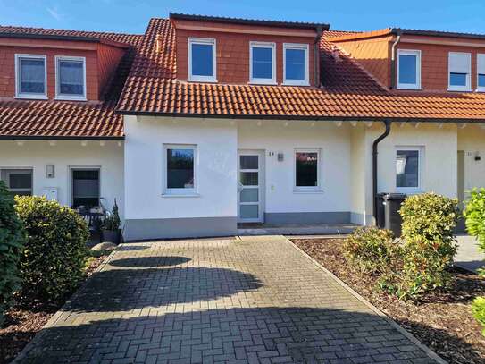 Klein aber fein! Gemütliches Reihenmittelhaus mit Carport und kleinem Garten in sehr ruhiger Lage