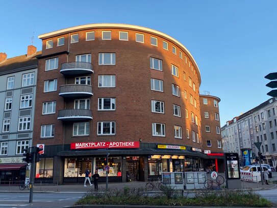 2-Zimmer Dachgeschosswohnung mit Dachterrasse in Winterhude