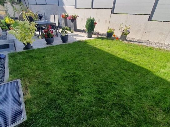 Schicke, großzügige 4-Zimmer Wohnung mit Gartenanteil