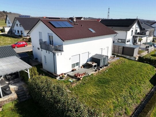 GLOBAL INVEST SINSHEIM | Tolles 2-Familienhaus in bester Lage von Neunkirchen mit herrlichem Blick in das Rheintal