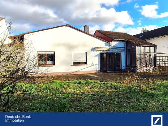 Vielseitiger Bungalow mit großem Garten - Perfekt für Familien und Senioren