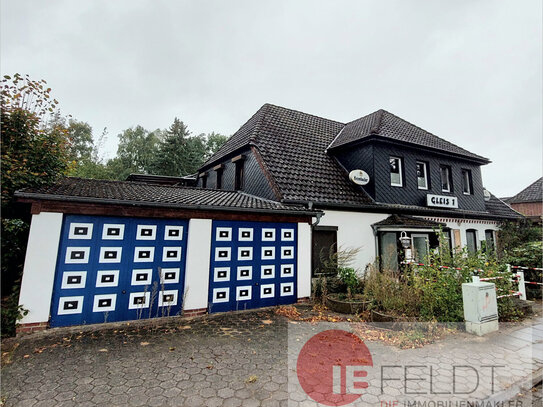 Last-Minute-Gelegenheit: Teilvermietetes Mehrfamilienhaus mit Gaststätte & Carports - zum Bodenwert!