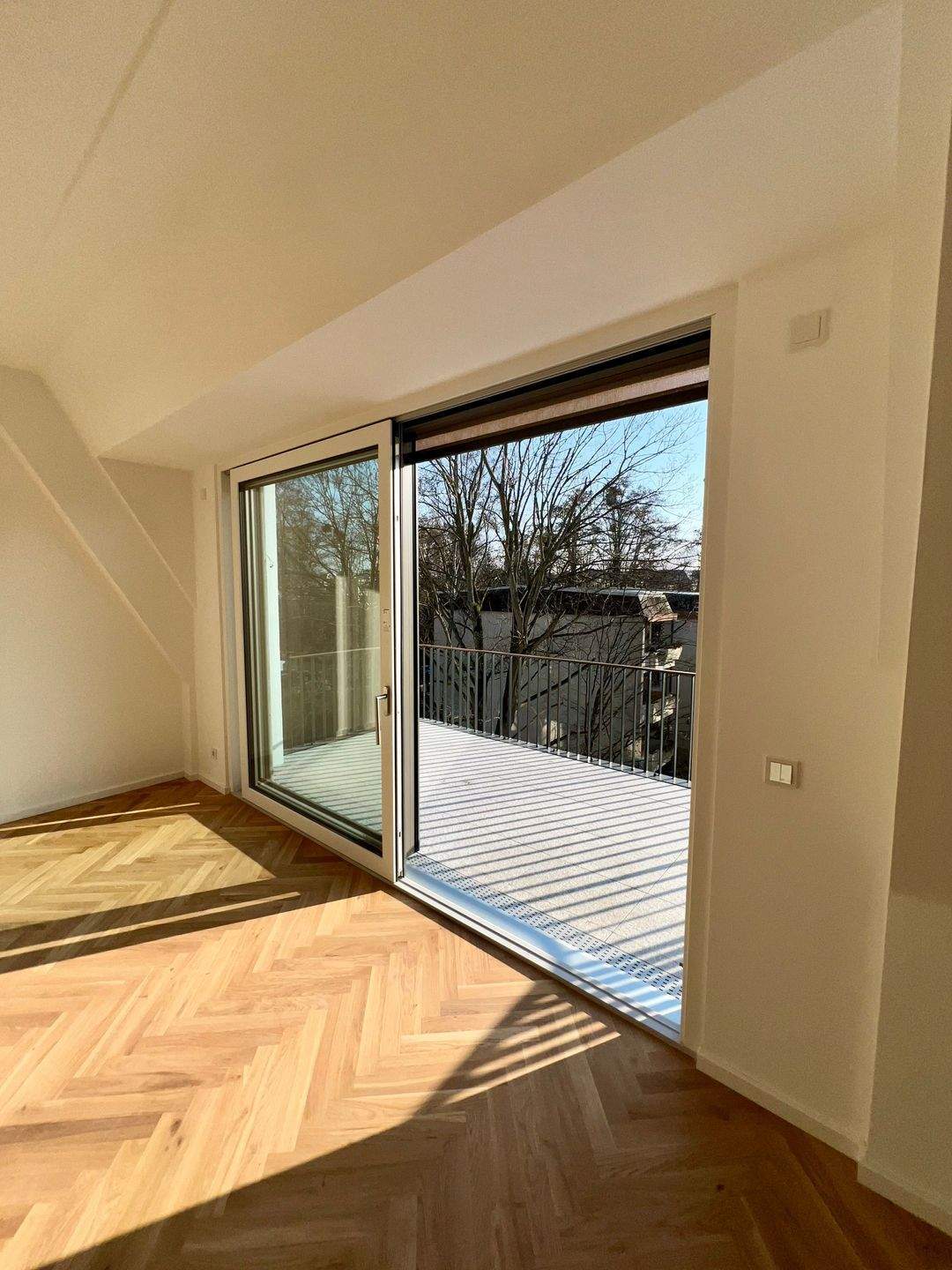 Penthouse Traum ab sofort bezugsfertig! 3 Zimmer mit Balkon und 2 Bädern I WOW Dachterrasse