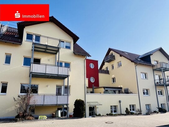 Attraktive 2-Raum-Wohnung mit großem Balkon und Wintergarten