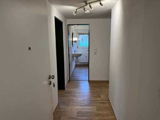 2-Zimmer-Souterrainwohnung mit Einbauküche in gepflegter Wohnanlage