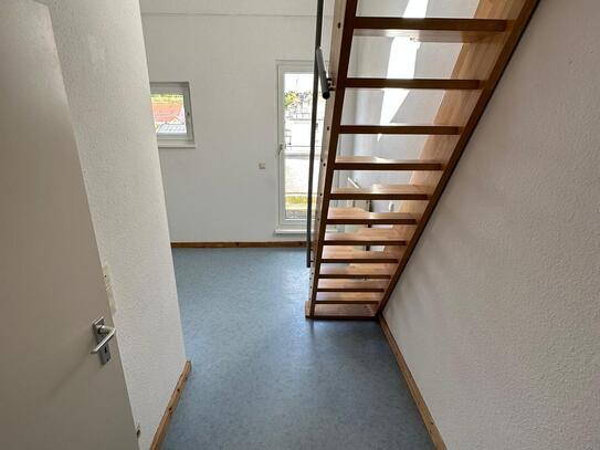 Schöne 1-ZKB Maisonette Wohnung mit Balkon, Stellplatz und wunderschöner Küche