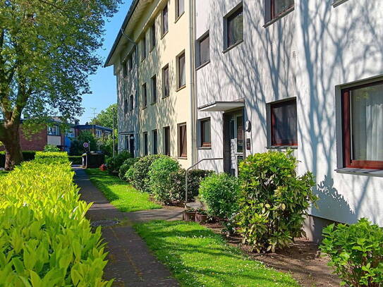 Provisionsfreie 4 Zimmer EG-Wohnung in Rondorf mit Balkon und 2 Keller renoviert sofort bezugsfertig