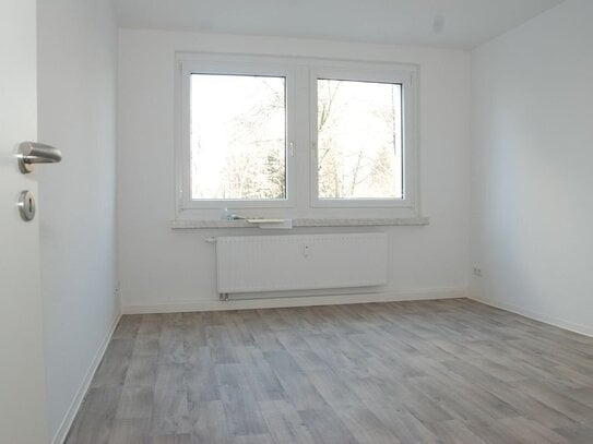 4-Raum-Wohnung mit Balkon und Einbauküche