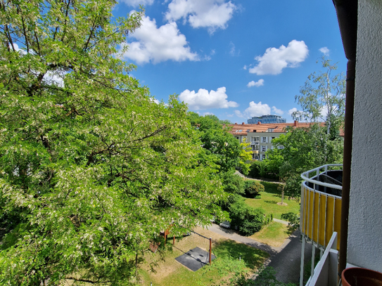 ... wunderschön aufgeteilte 3,5 Raum WE Maisonette + 2 Balkone zur Eigennutzung oder Vermieten ! Top Lage, ruhig & idea…