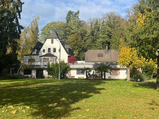 Großes Anwesen mit Büro/Praxisanbau aus 1986 mit parkähnlichem Garten in Hennef-Bröl