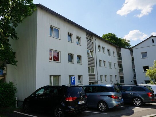 Renovierungsbedürftige 4 Zi-Wohnung - sofort frei Wohnungsprivatisierung - einfach günstig & gut !!