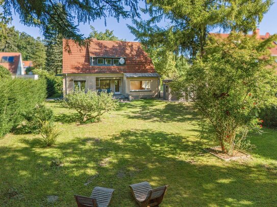 Charmantes Einfamilienhaus auf idyllischem Grundstück in der Nachbarschaft vom Park Sanssouci