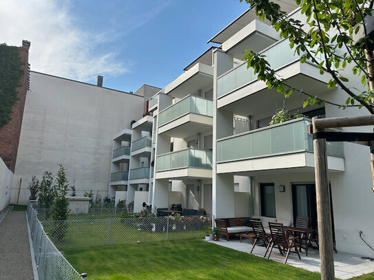 #Zentral und ruhig, sehr gute Infrastruktur - Neubauwohnung mit Terrasse und eigenem Garten#