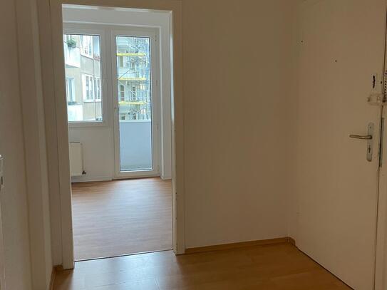 Zentrale 2 Zimmerwohnung mit Balkon