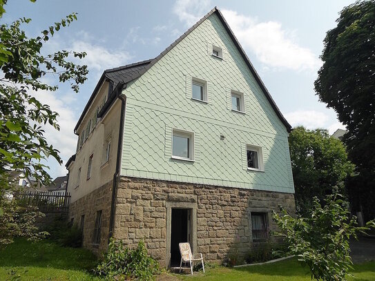 Wohnhaus mit vielen Möglichkeiten in guter Lage von Münchberg