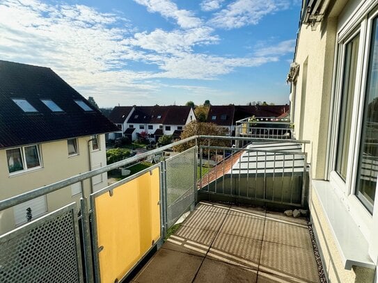 TRADITIONELL - RENOVIERTE, SEHR SCHÖNE WOHNUNG MIT BALKON + INKL. TG-PLATZ!