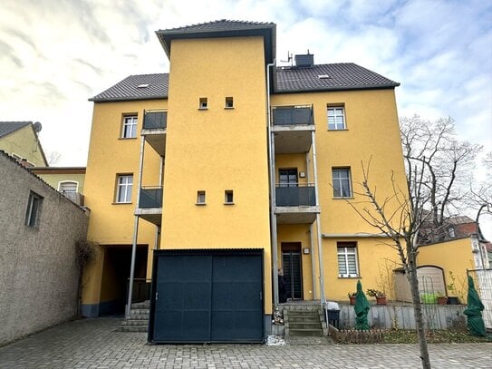 Einzugsfertige 3-Raumwohnung mit Balkon, Einbauküche und Stellplatz in Bitterfeld