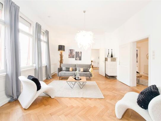 Großzügige 5+1-Zimmer Altbau Etage mit Balkon und idyllischem Garten im Hinterhof