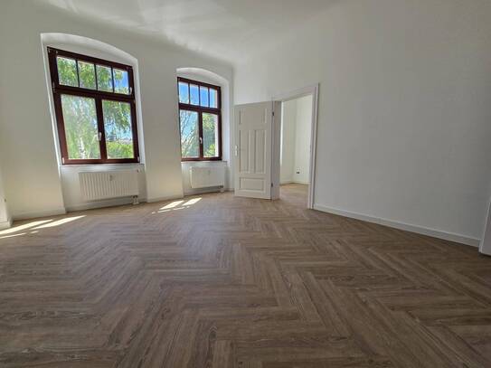 Erstbezug nach Teilsanierung- helle 2-Zimmerwohnung mit Balkon & EBK (gegen Zuzahlung) zu vermieten