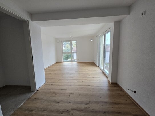 In ruhiger Lage vermieten wir ab dem 1. Januar 2025 eine wunderschöne, helle 2 Zimmer Wohnung