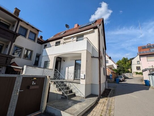 Wohnhaus mit Nebengebäude im Weinort Ramsthal!