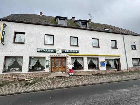 Eifeler Traditionshotel mit Gaststätte und Restaurant auf einem großem Grundstück !