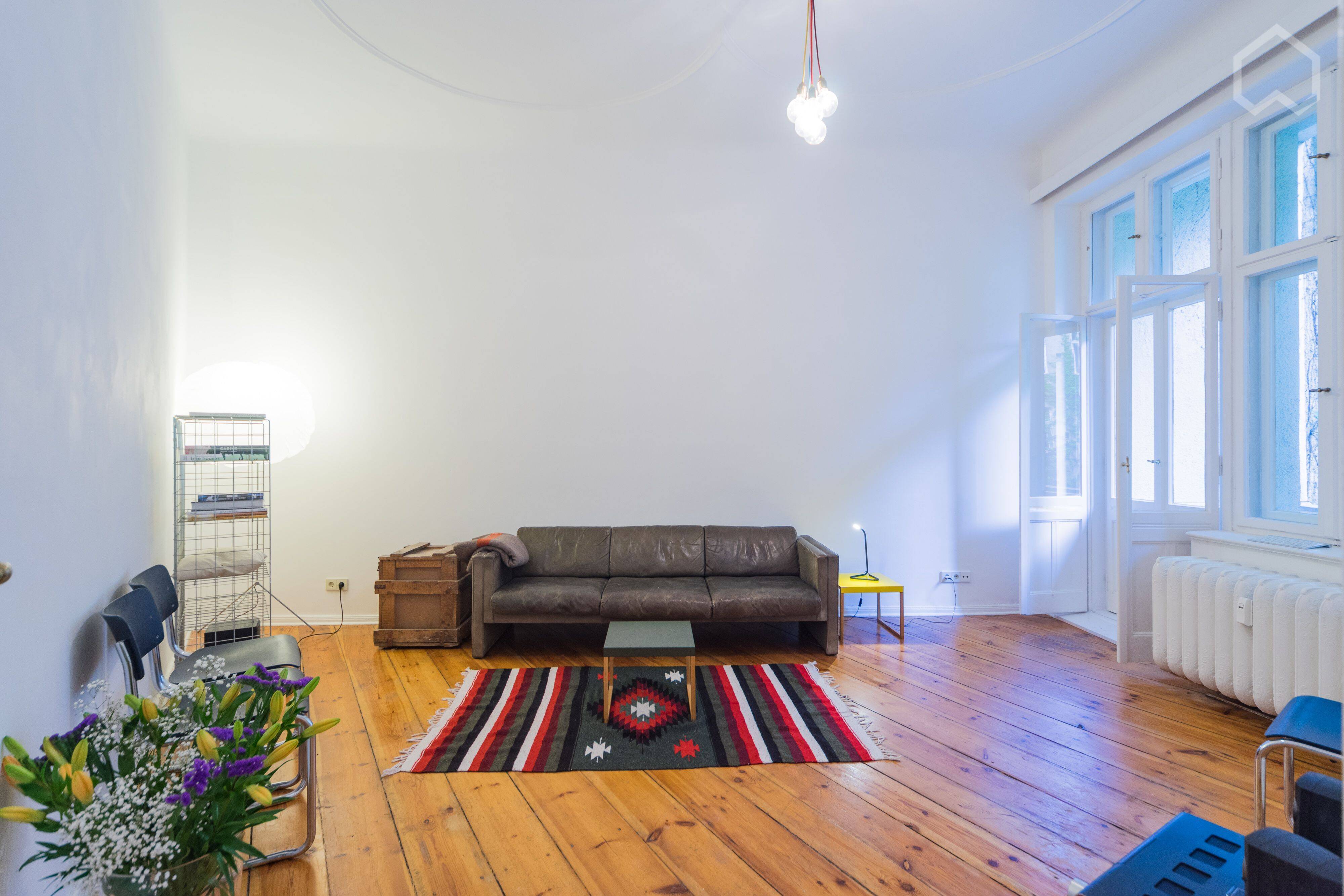 3 Zimmer Altbauwohnung in ruhiger Nebenstrasse in Ku´dammnähe, Charlottenburg - Foto 1