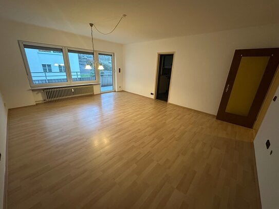 Sbr.-Dudweiler - Süd * Uni Nähe * helle 3 ZKB * Balkon * Einbauküche * ca. 70 qm