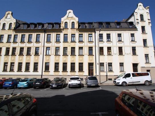 geräumige helle 2-Zimmer im Westend; Bad mit Fenster+Wanne; Stellplatz