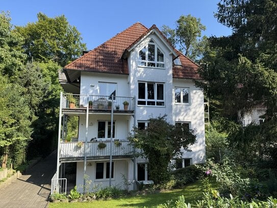 Renovierte 2-Zimmer-Souterrain-Wohnung mit Terrasse