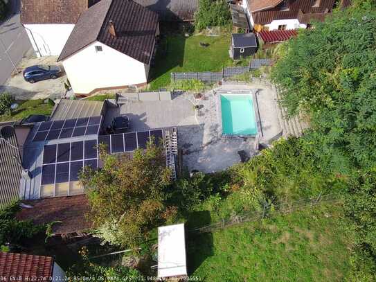 Komplett saniertes Einfamilienhaus mit Pool und riesiger Südterrasse